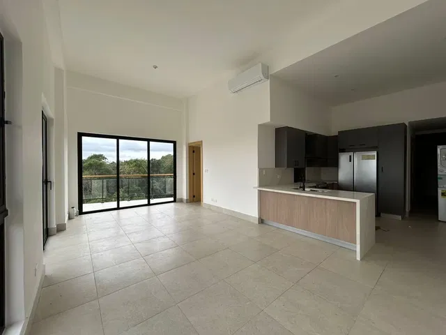 Kuchyně; výhled, dlažba, po rekonstrukci, přirozené světlo