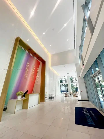 Autre; carrelage, lumière naturelle, style moderne