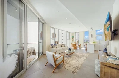 Дневна соба; поглед, природно светло, модерни стил, плочице