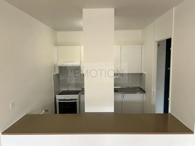 Kitchen; kitchen appliances, tile floor