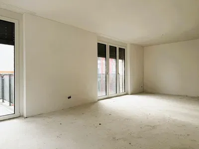 Sonstiges; tageslicht, renovierungsbedürftig