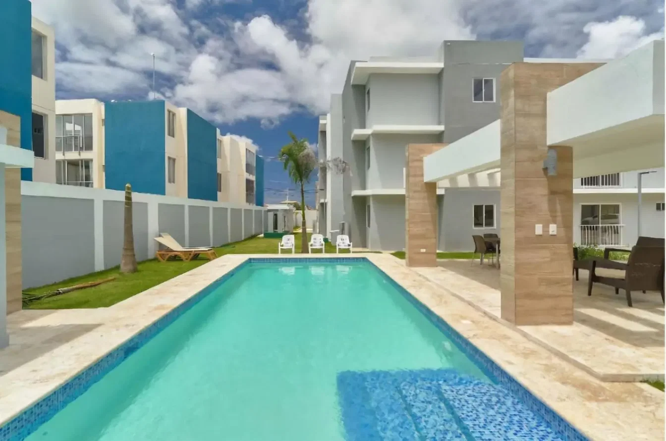 Casa y alrededores; vista, luz natural