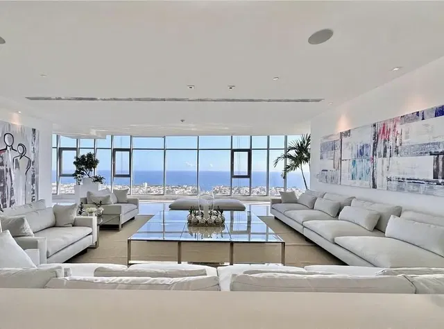 Woonkamer; uitzicht, natuurlijk licht, moderne stijl