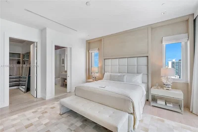 Chambre; lumière naturelle, style moderne, parquet