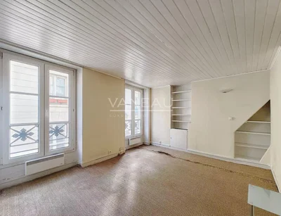 Kammer; tageslicht, renovierungsbedürftig
