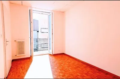 Balkon; holzboden, tageslicht