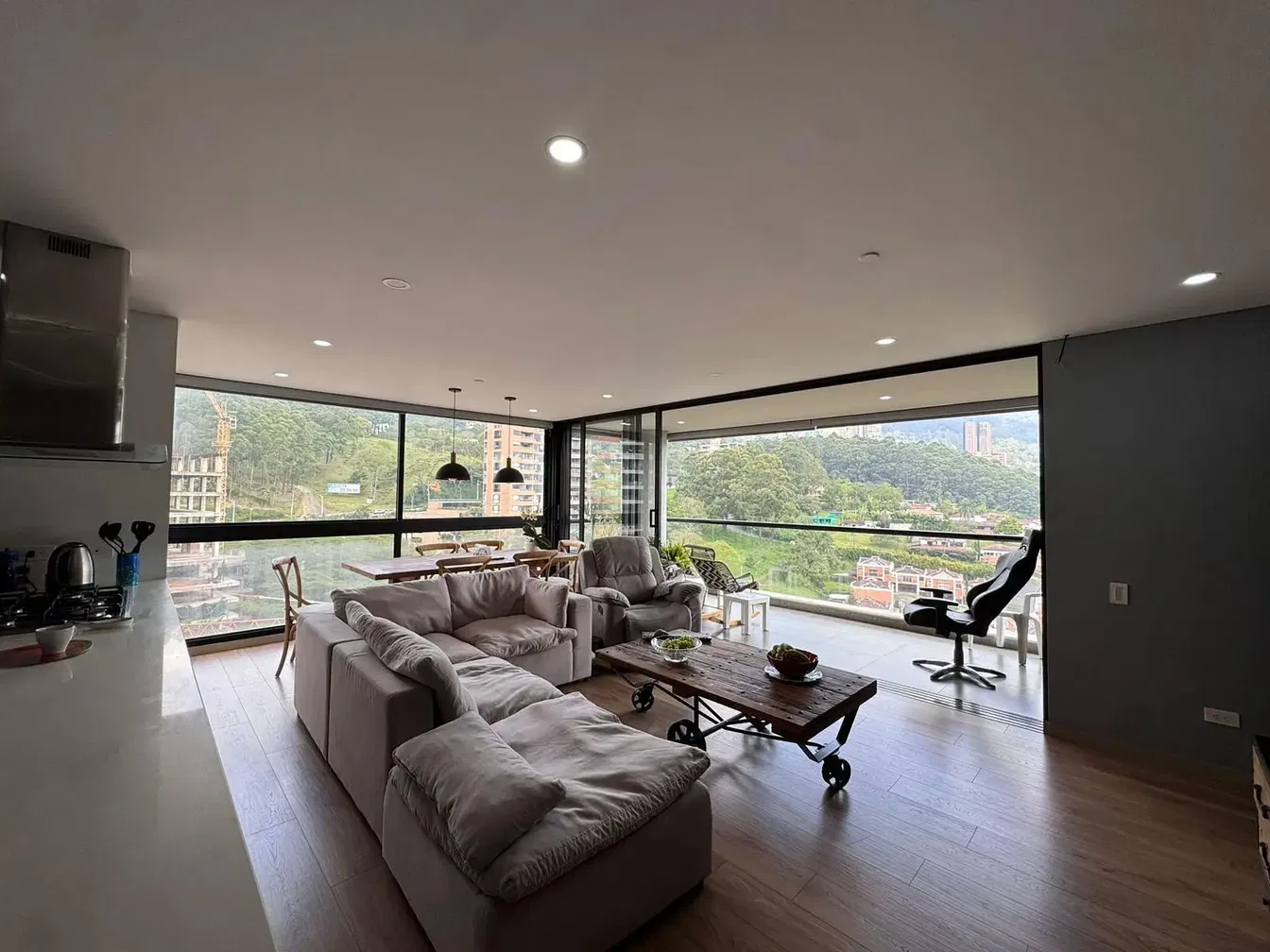 Salon; vue, lumière naturelle