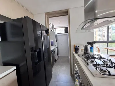 Cuisine; électroménager, vue, carrelage, lumière naturelle