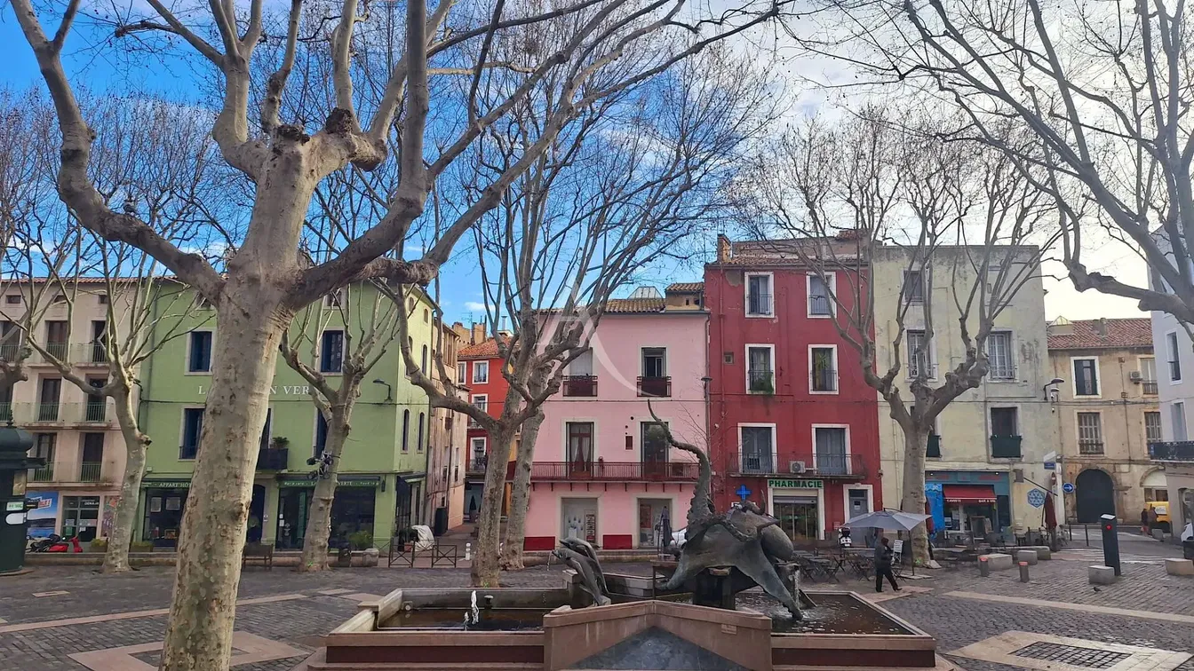 Dům a okolí; výhled