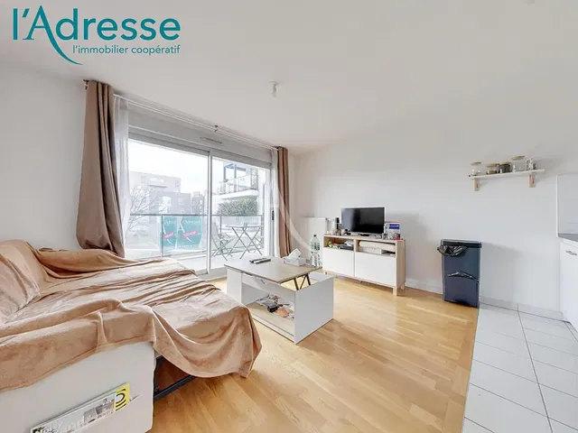 Wohnzimmer; blick, holzboden, tageslicht