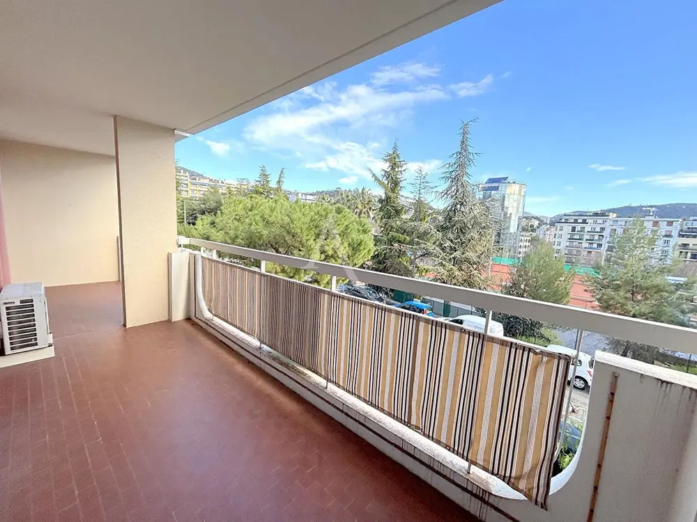 Балкон; гледка