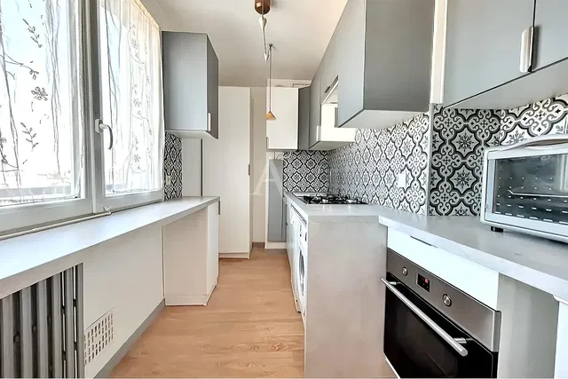 Cocina; electrodomésticos, luz natural, estilo moderno