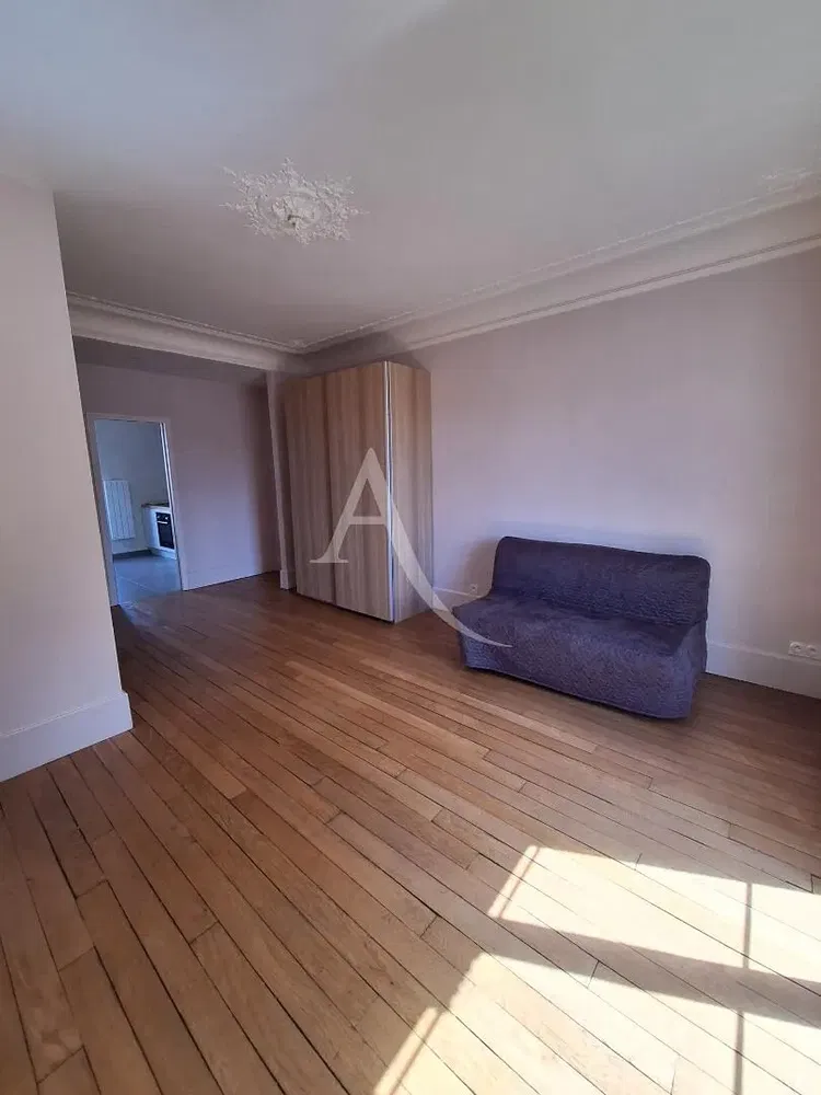 Living room; wood floor, natural light
