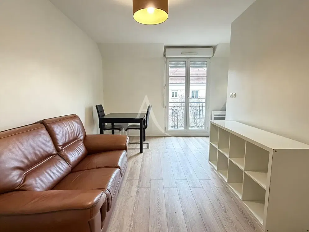 Wohnzimmer; holzboden, tageslicht, moderner stil