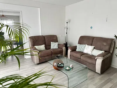 Oturma odası; doğal ışık, modern stil