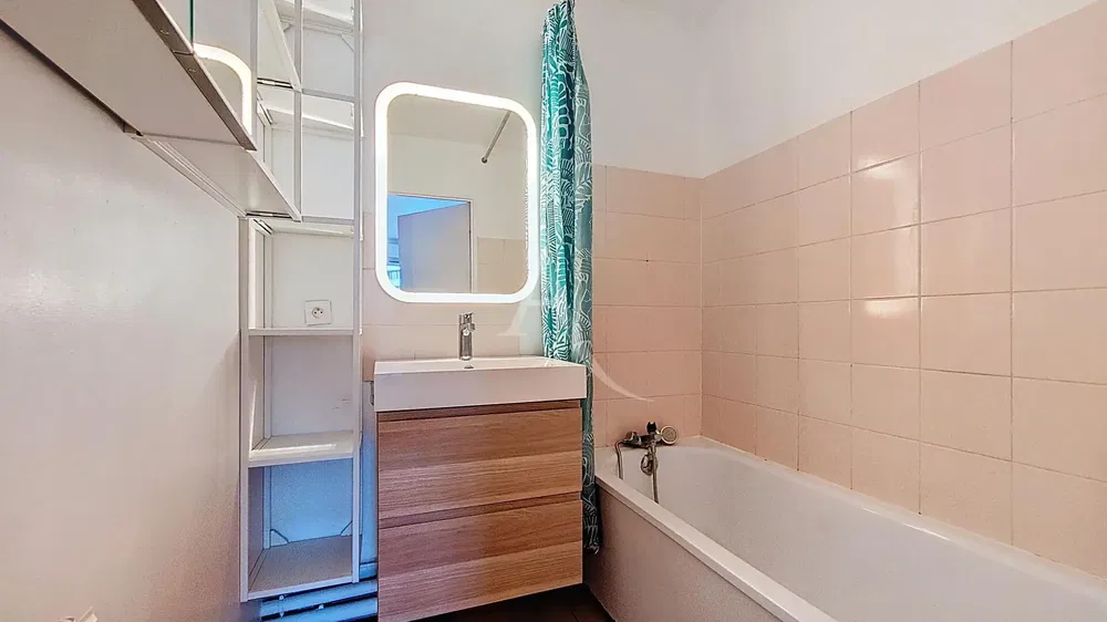 Bathroom; tile floor, natural light, renovated