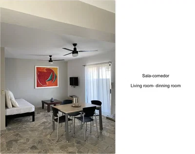 Salón; luz natural, suelo de baldosas
