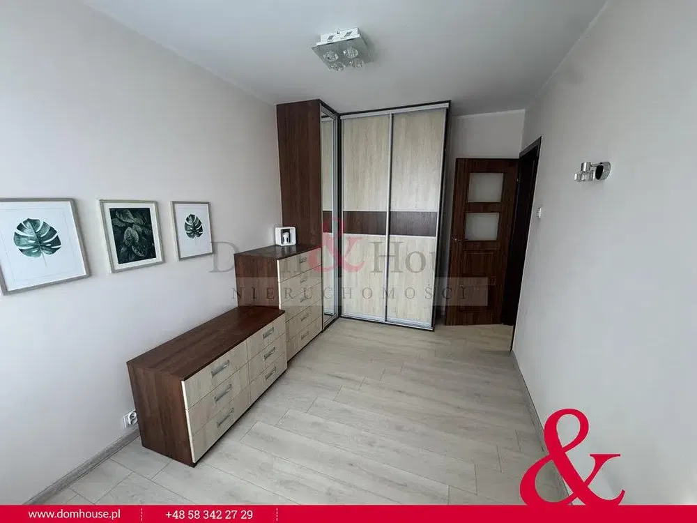 Chambre; parquet, style moderne, lumière naturelle