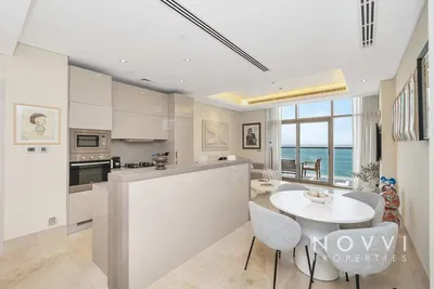 Kuhinja; pogled, kućanski aparati, prirodna svjetlost, moderan stil