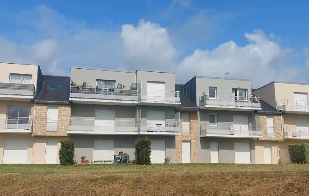 House and surroundings