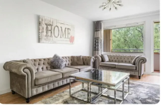 Salon; lumière naturelle, style moderne