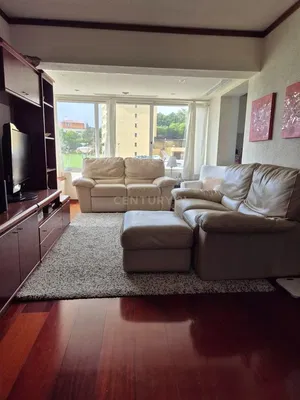 Хол; гледка, естествена светлина