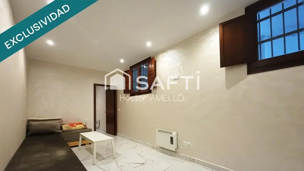 Living room; tile floor, natural light