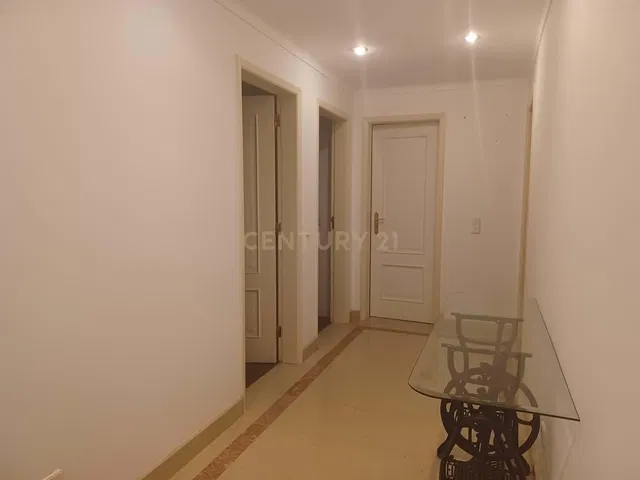 Garderobe; fliesenboden