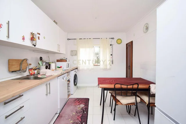 Kuhinja; kućanski aparati, prirodna svjetlost