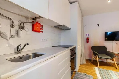 Cuisine; électroménager, parquet, style moderne