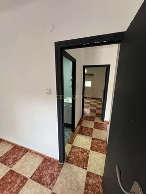 Diğer; fayans zemin, tadilat gerekiyor