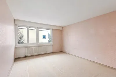 Bedroom; natural light, tile floor
