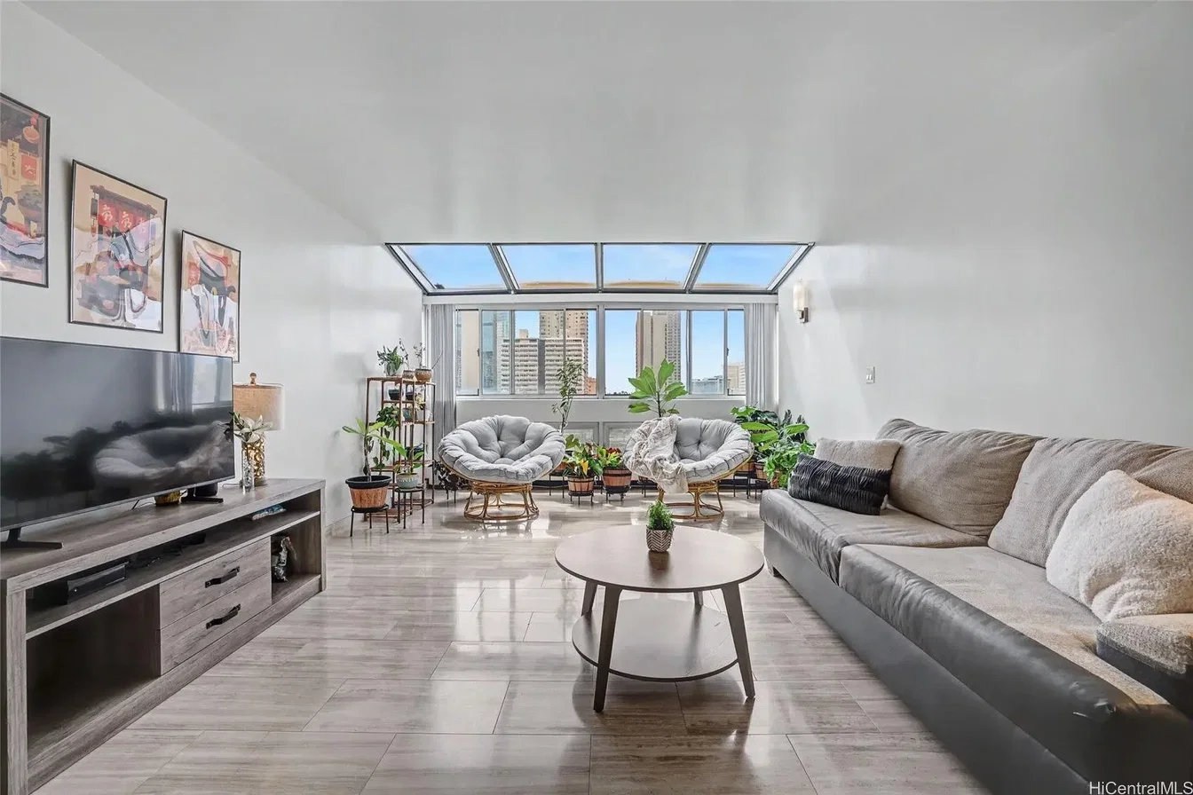 Salón; vista, luz natural, estilo moderno, suelo de baldosas