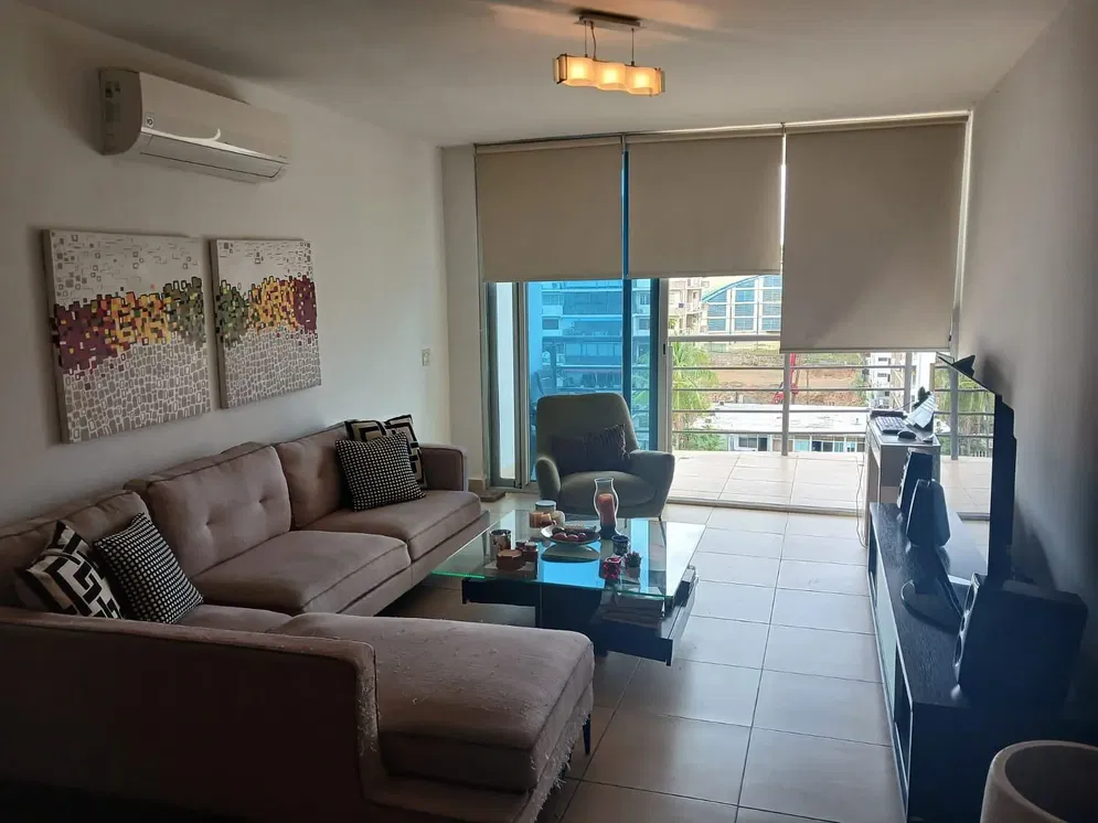 Obývací pokoj; výhled, přirozené světlo