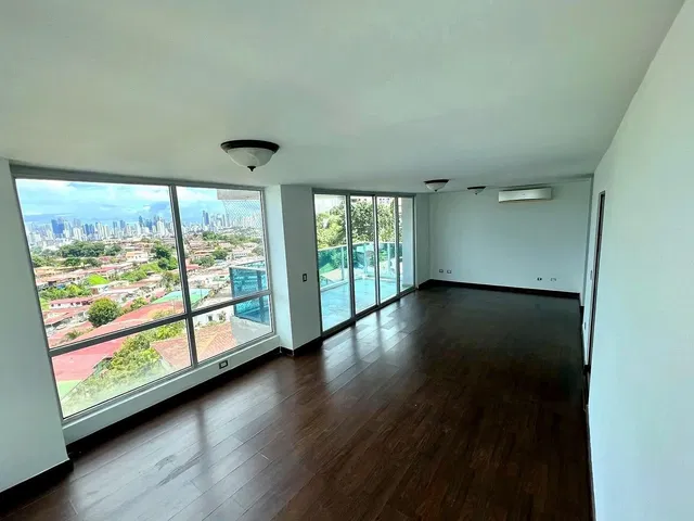 غرفة معيشة; إطلالة, أرضية خشبية, ضوء طبيعي