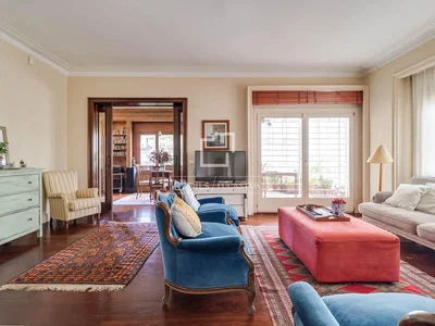 Oturma odası; doğal ışık, modern stil