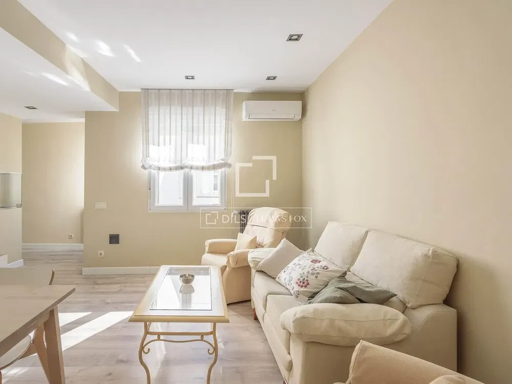 Dnevna soba; prirodno svjetlo, moderni stil