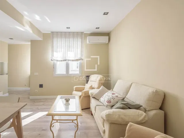 Wohnzimmer; tageslicht, moderner stil