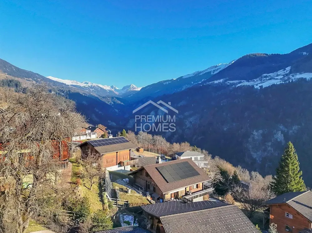 Casa y alrededores; vista