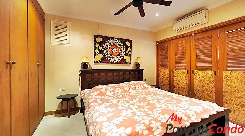 Schlafzimmer; holzboden, tageslicht, moderner stil