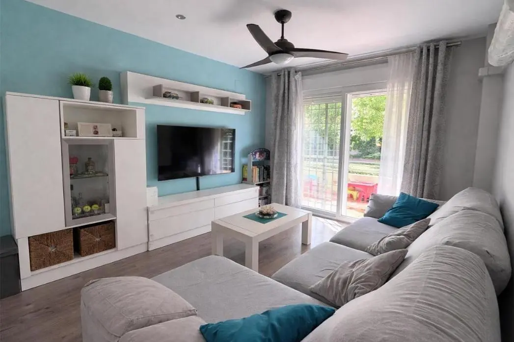 Oturma odası; doğal ışık, manzara