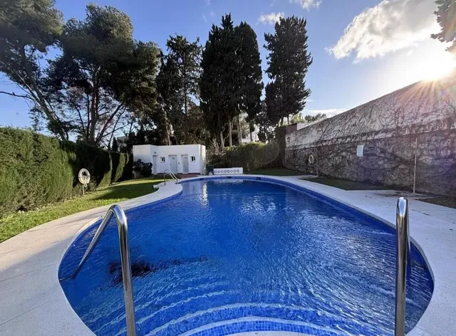 Кућа и околина; поглед, природно светло