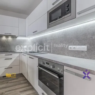 Kuchnia; sprzęt kuchenny, wyremontowany, światło dzienne