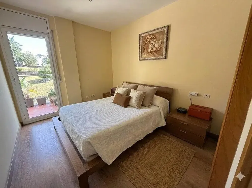 Chambre; lumière naturelle, parquet, style moderne, vue