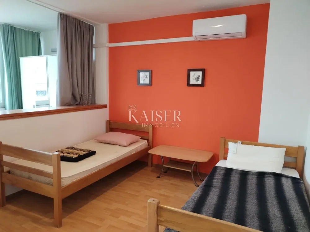 Kinderzimmer; holzboden, tageslicht, moderner stil