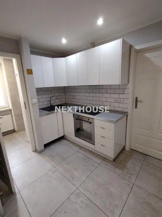 Кухиња; кухињски апарати, плочице, реновиран