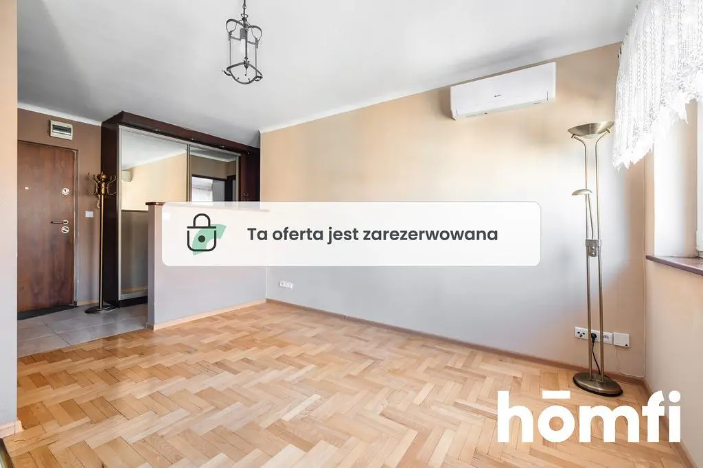 Salon; parquet, lumière naturelle