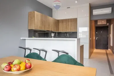 Cucina; elettrodomestici, luce naturale, stile moderno, ristrutturato