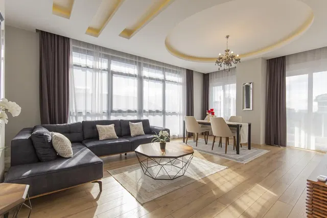 Σαλόνι; φυσικό φως, ξύλινο πάτωμα, μοντέρνο στυλ