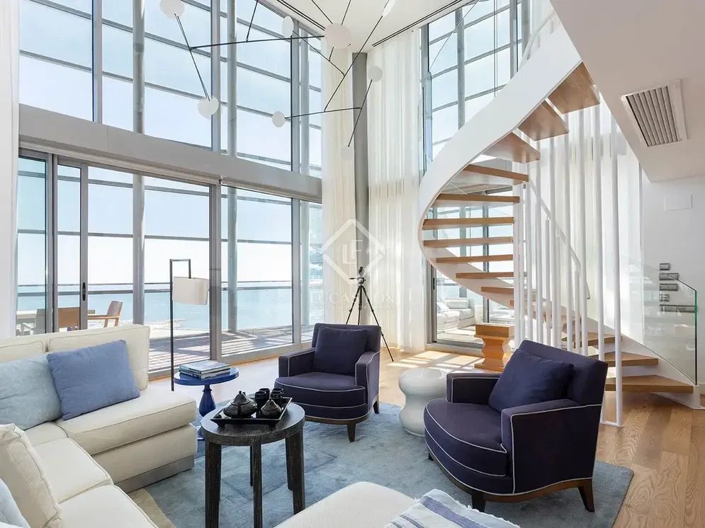 Oturma odası; manzara, doğal ışık, modern stil